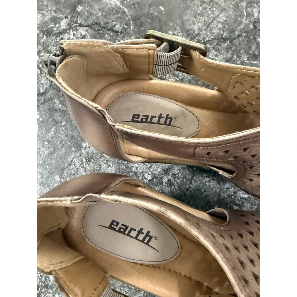 Earth danae leather